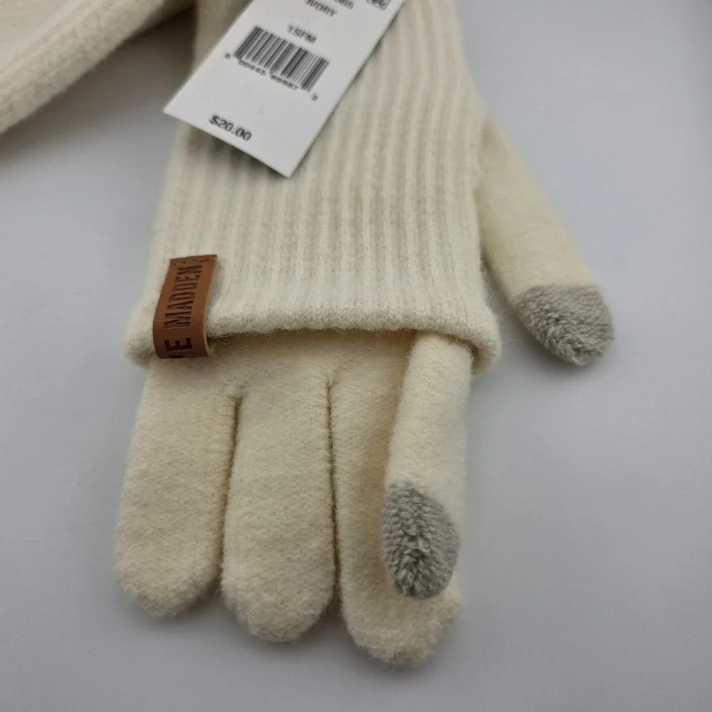 Steve Madden Ribbed Knit Touchscreen Gloves Ivory One Size NEW Minimalist Gift
